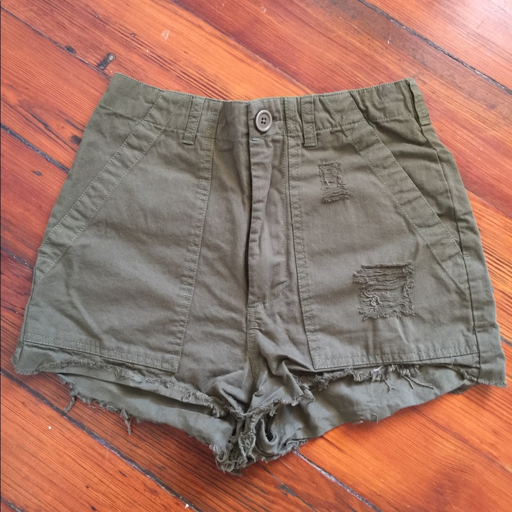 Knot Sisters Olive Shorts